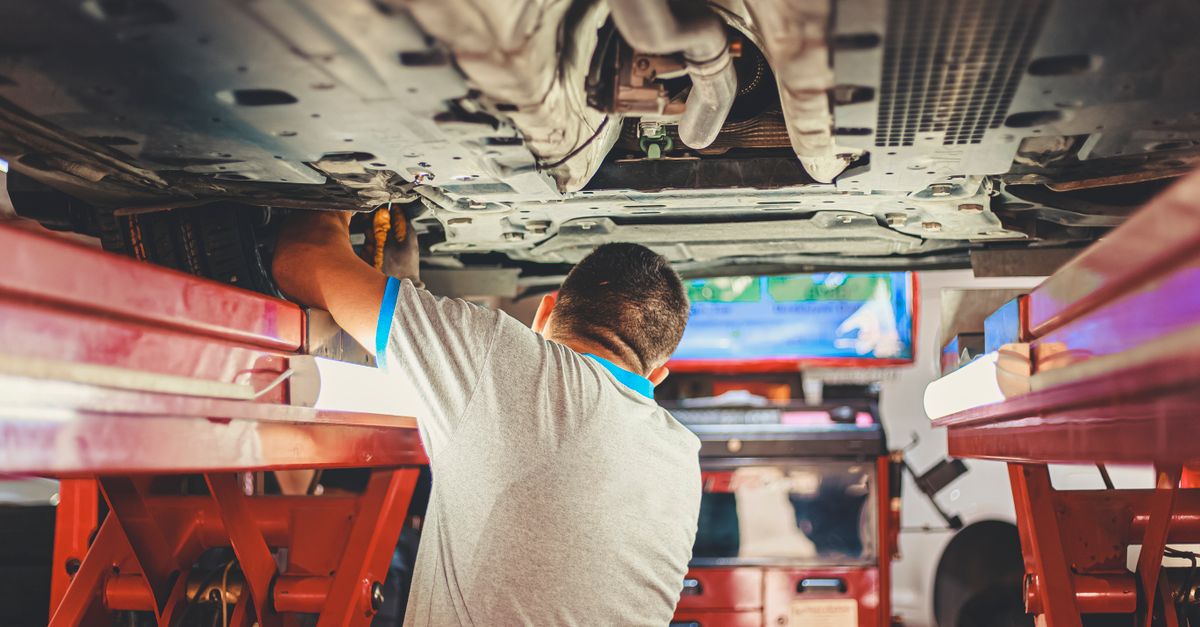 Vérifier une voiture d'occasion : la checklist complète