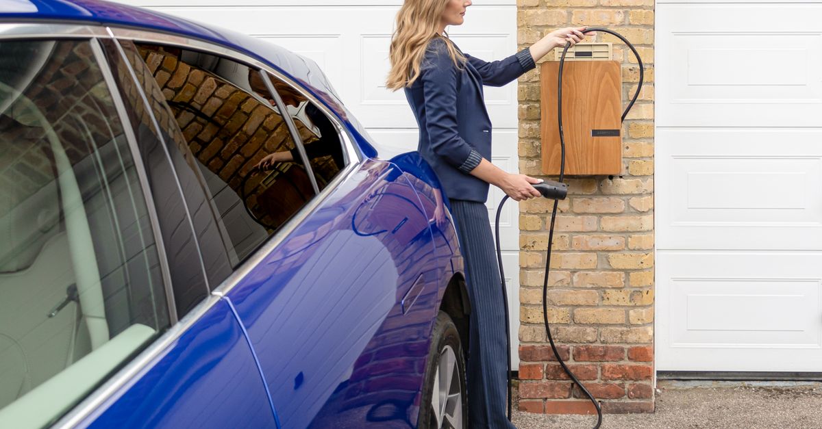 Installer une borne de recharge à domicile : Wallbox, prix et aides