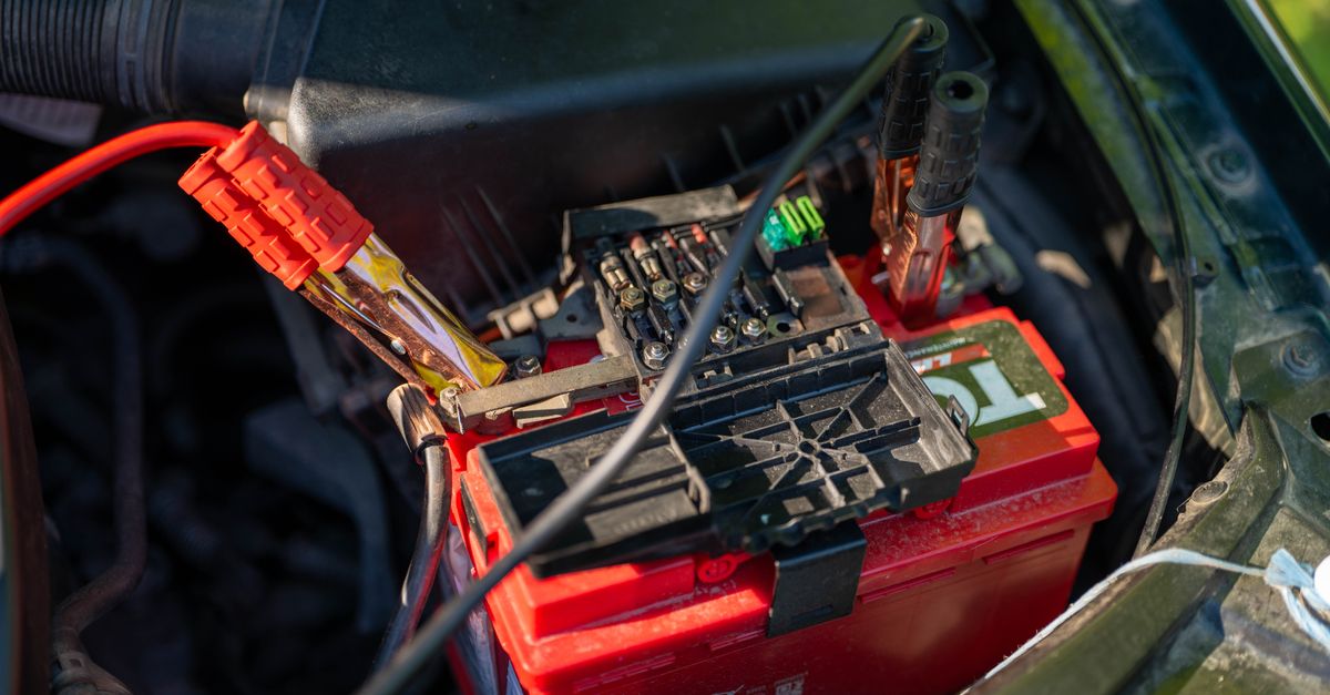 Batterie de voiture : durée de vie, symptômes et recharge